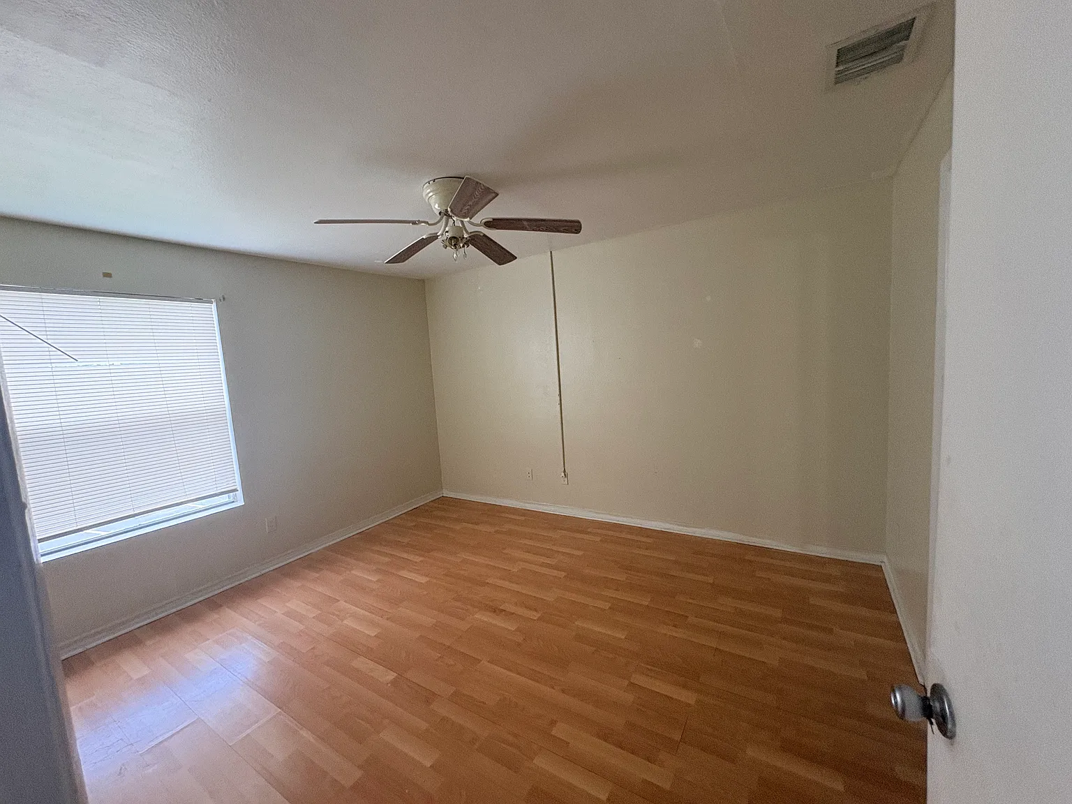 2 bed, 1200 sqft, $875 — Photo 4