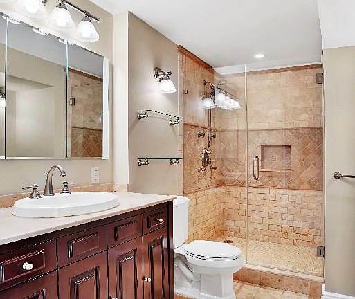 4th image of 40 Sutton Pl #3HJ