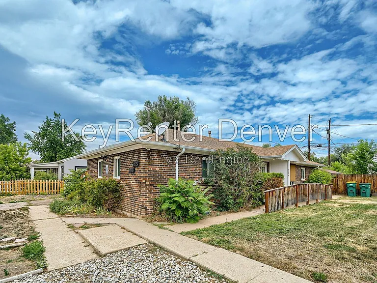 7073 W 16th Pl — Photo 2