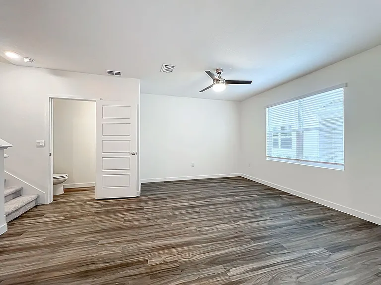 231 Dapper Ct — Photo 16