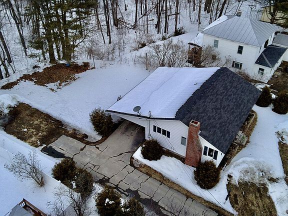 4th image of 20 E Dyer Street
