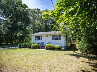 28 Virginia Ave, Lake Hopatcong, NJ 07849