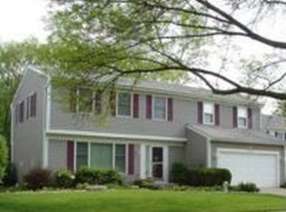 2116 Rose Ct, Schaumburg, IL 60194