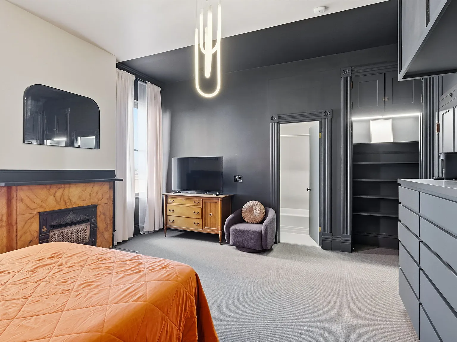 1 bed, $900 — Photo 2