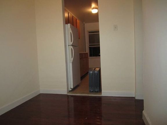 2nd image of 929 McLean Ave