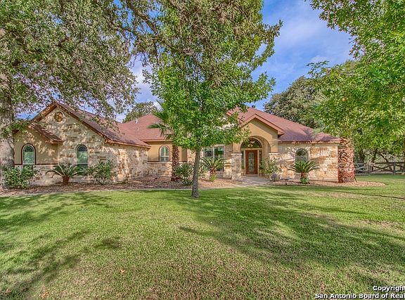 4th image of 165 Diamond View Dr