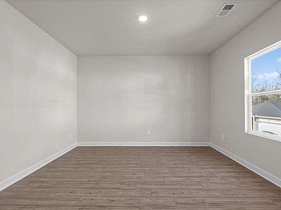 4th image of 109 Martel Dr