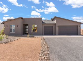 517 2nd St NE, Rio Rancho, NM 87124