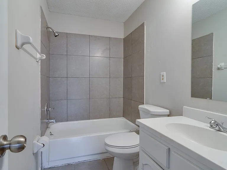 6562 Lake Valley Dr — Photo 11
