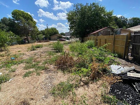 2nd image of 705 sw 19th st