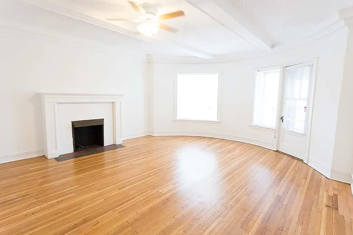 5487-5491 S. Hyde Park Boulevard — Photo 10