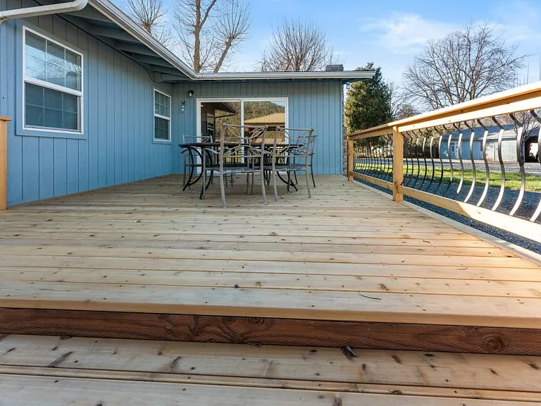 255 Foots Creek Rd — Photo 24