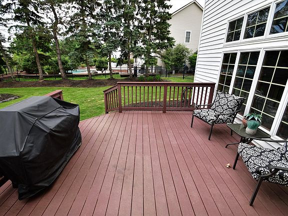 3rd image of 6379 Cloverleaf Cir