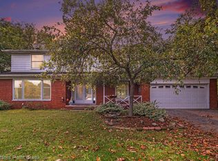 2864 Wareing Dr, Lake Orion, MI 48360