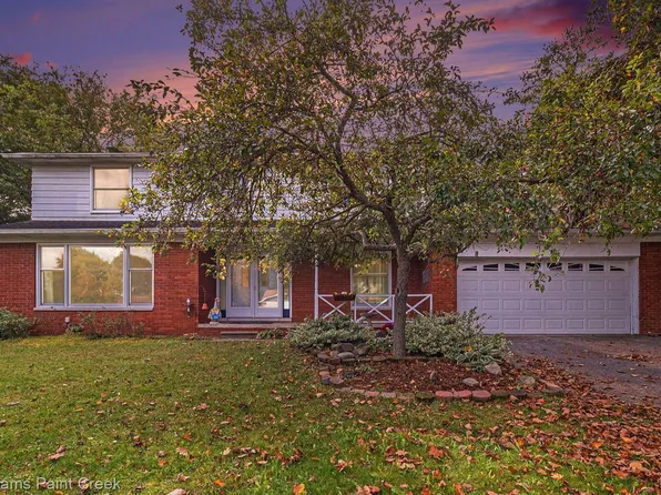 2864 Wareing Dr, Lake Orion, MI 48360