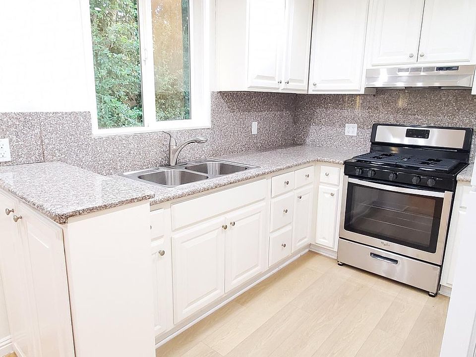 1st image of 907 N Harper Ave #888