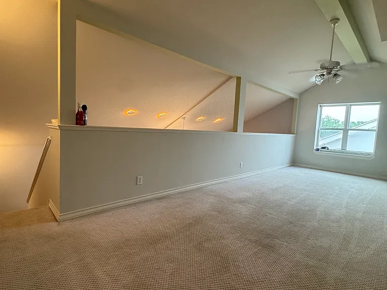 1716 E Parker Rd — Photo 4