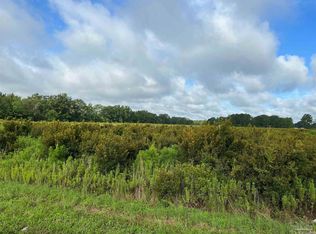 2 Virginia Dr, Atmore, AL 36502