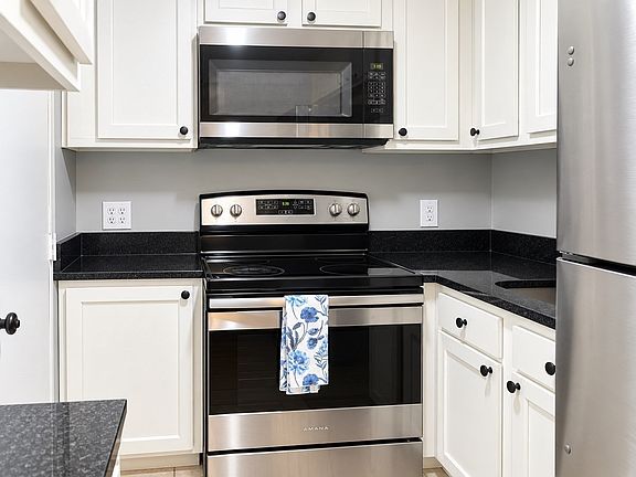 4th image of 2 Tideview Path APT 2