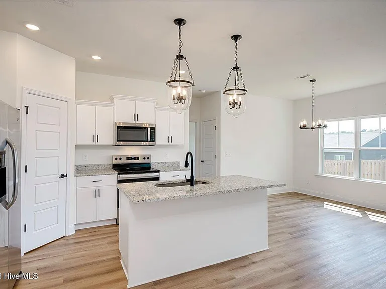814 Sweetgrass Cir — Photo 4