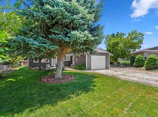 5702 Randolph Dr, Nampa, ID 83686