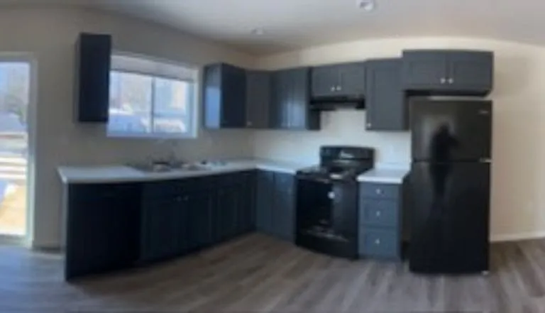 202 Brock Ave — Photo 3