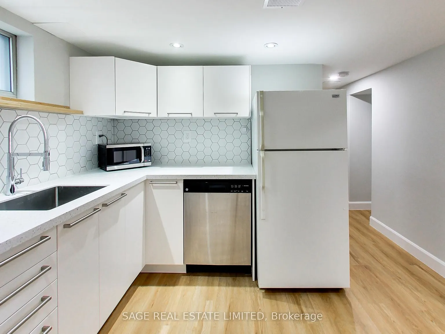 2 bed, $2,000 — Photo 1
