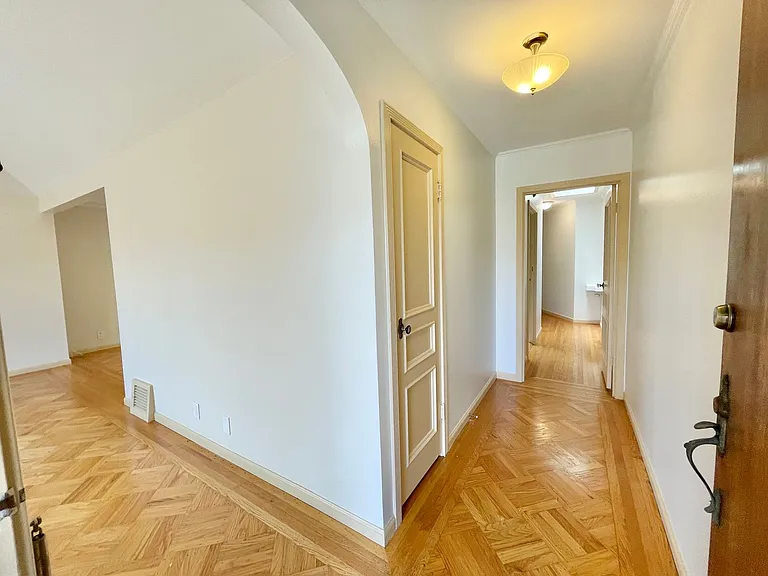 147 Forest View Dr — Photo 12