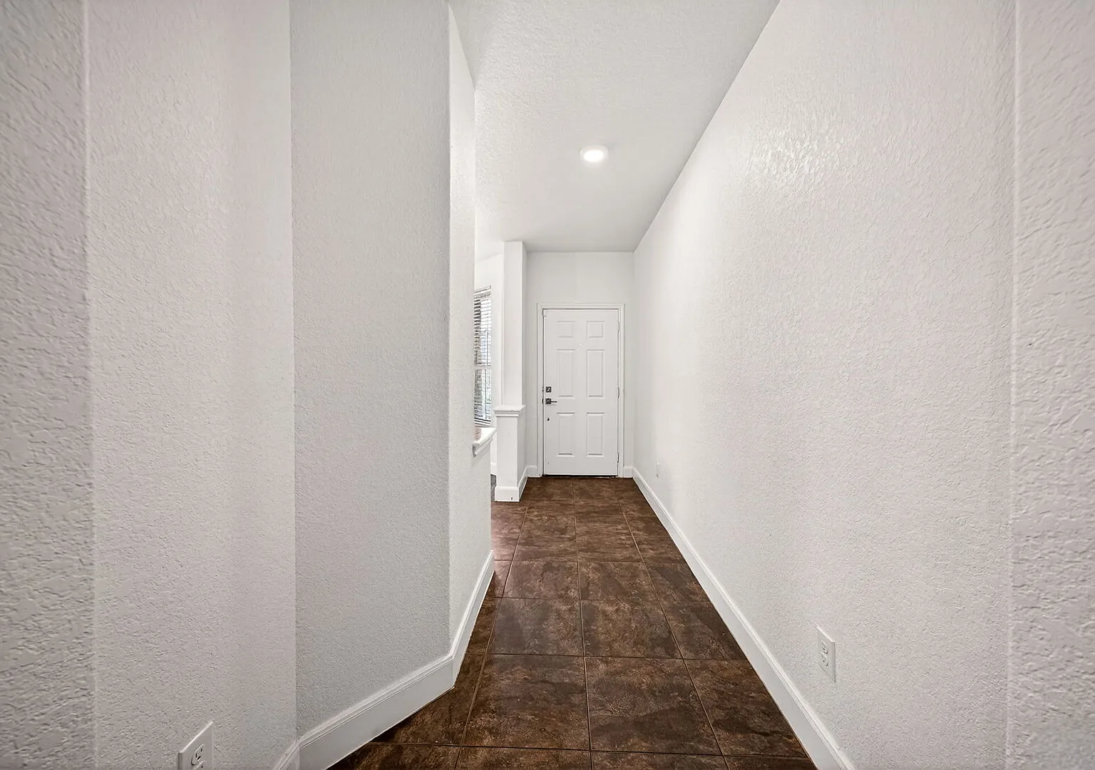 3 bed, 1592 sqft, $1,795 — Photo 2