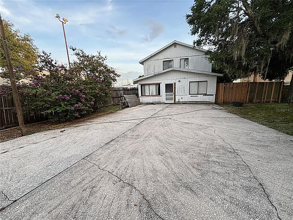 4th image of 640 AVENUE I NW