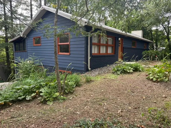 307 White Pine Dr, Asheville, NC 28805