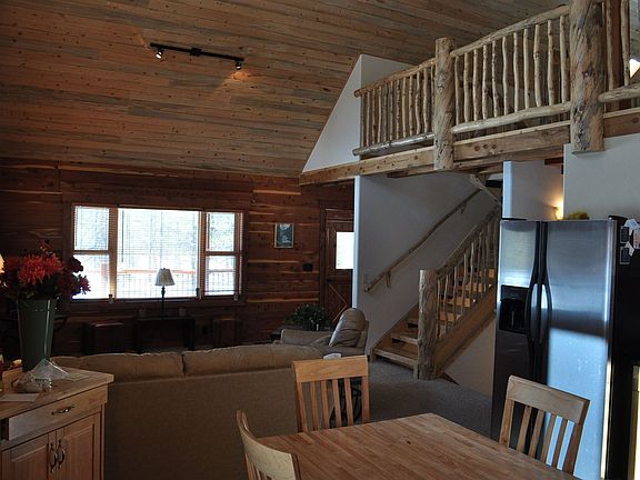 Open Floor Plan-Vaulted Ceilings