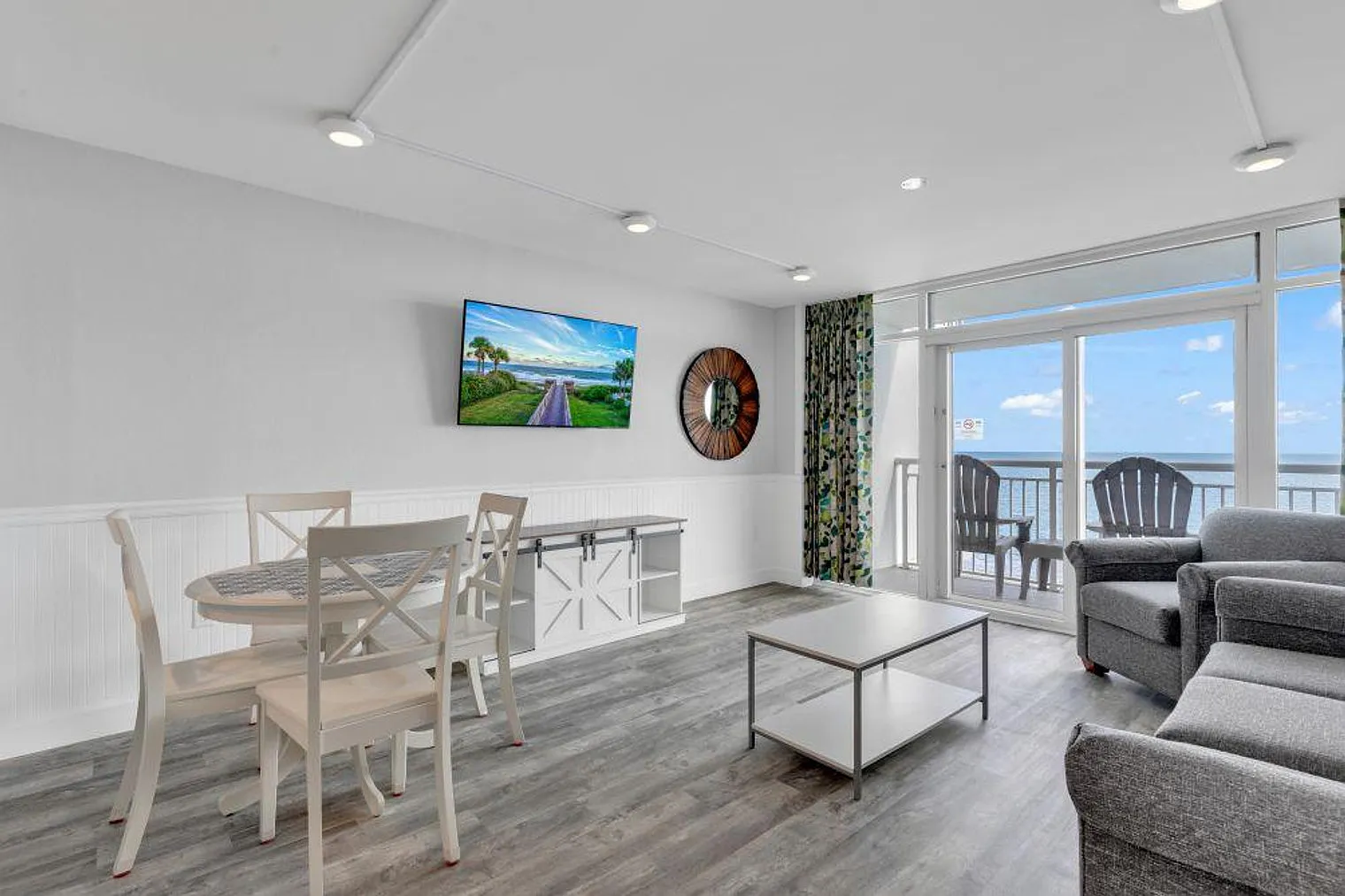 2 bed, 2.0 bath, 893 sqft, $4,575 — Photo 2
