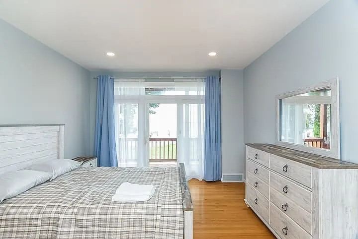 919 Bryant Ave — Photo 19