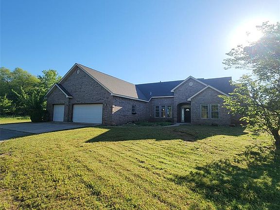 3rd image of 332714 E 1070th Rd