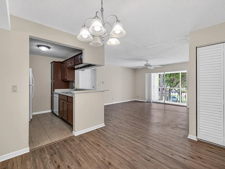 2512 SE Anchorage Cv #2 — Photo 8