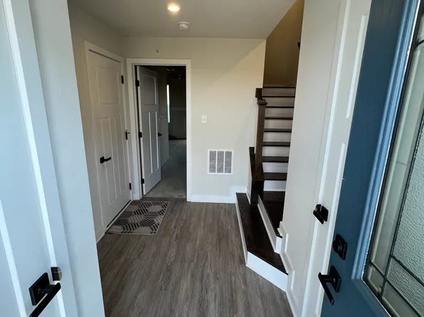 2001 Cade Dr, Monaca, PA 15061