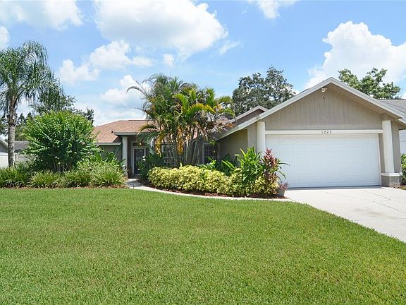 2nd image of 1225 Lake Rogers Cir