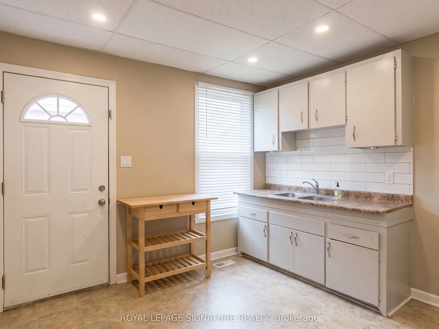 2 bed, $1,749 — Photo 2