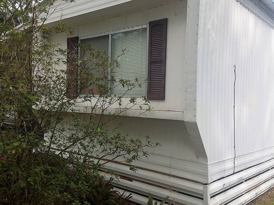 1st image of 2203 Hemlock Ln
