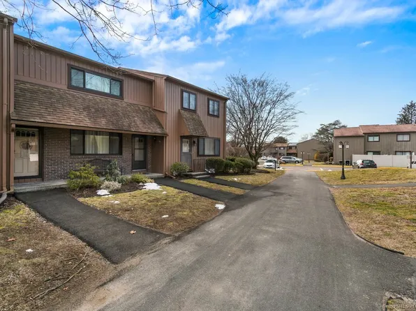 30 Orangewood West #30, Derby, CT 06418