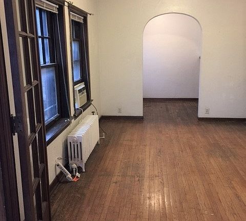 5th image of 402 S Race St #76d4151d6