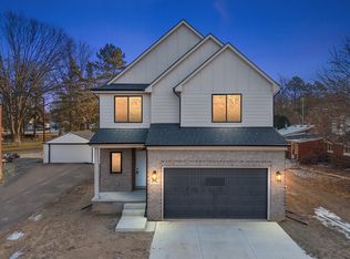 45396 Deneweth Rd, Macomb, MI 48042