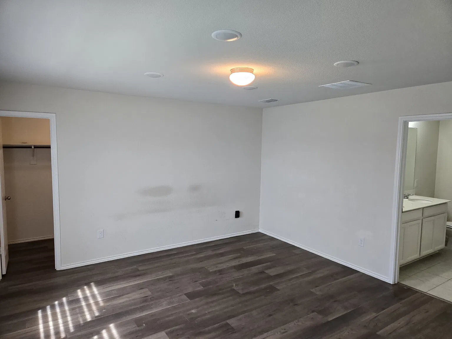 4 bed, 2.5 bath, 1743 sqft, $2,200 — Photo 3