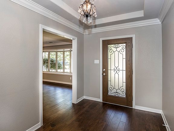 4th image of 704 Eden Dr