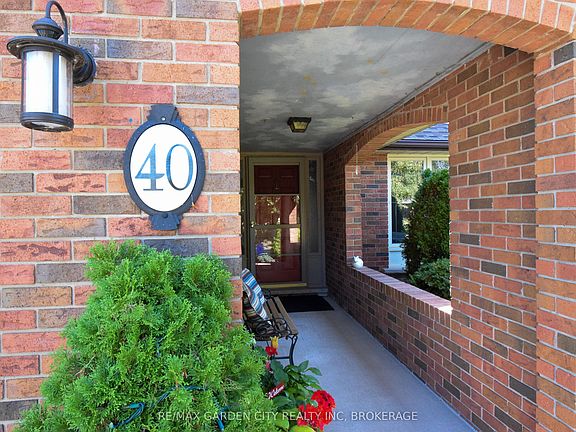 5th image of 40 Belair Dr