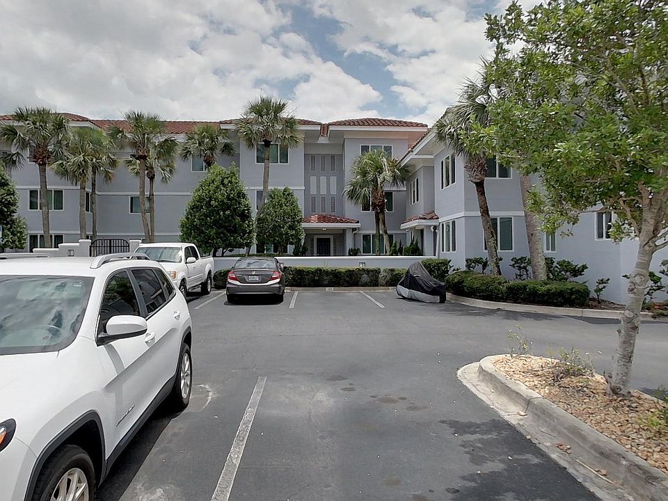 1st image of 210 11th Ave N APT 304