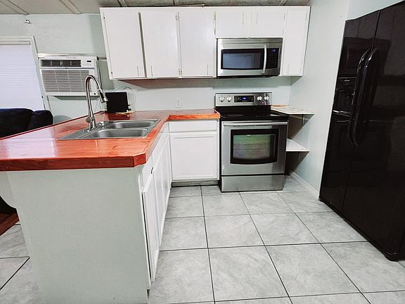 3rd image of 213 Bywater Dr