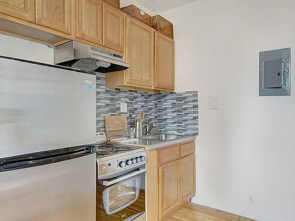 3rd image of 76 E 1st St APT 1B