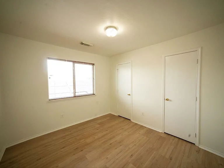 9519 Deep Valley Dr — Photo 15